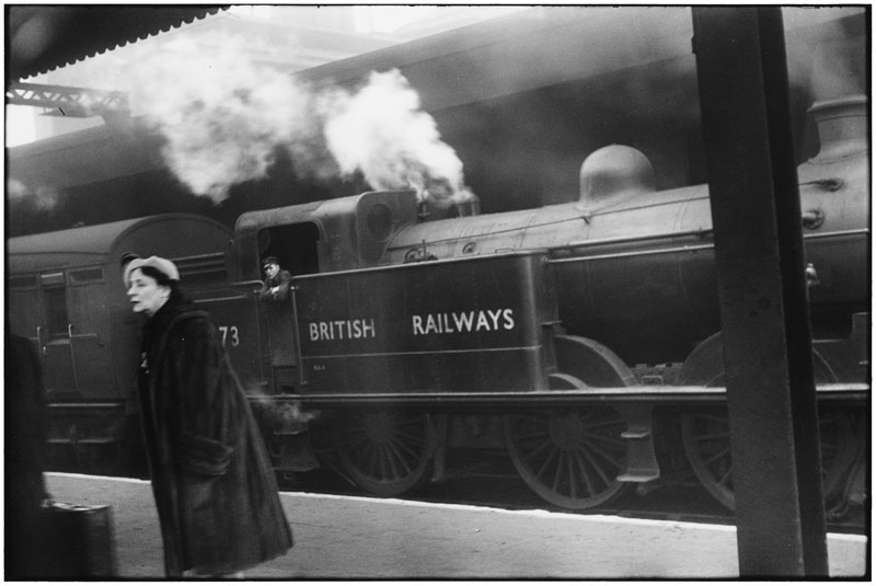 ENGLAND. London. 1952. (NYC21180)